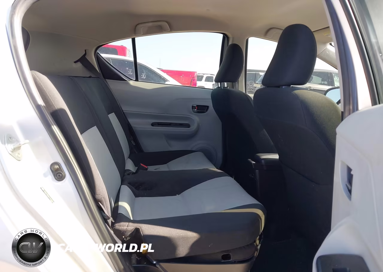 2012 Toyota Prius C Three VIN:JTDKDTB36C1523253 - 8