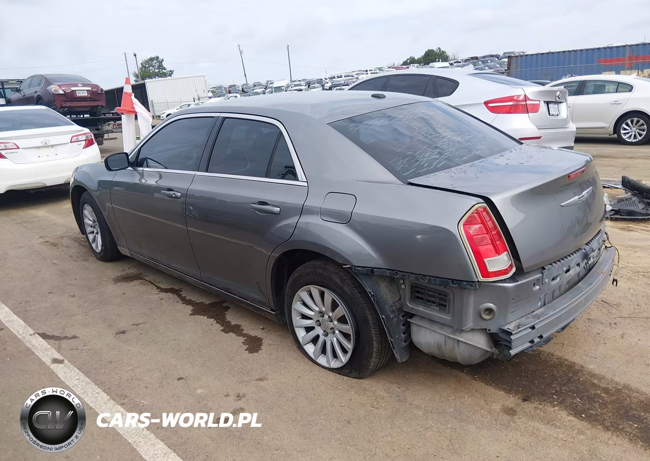 2012 Chrysler 300 VIN:2C3CCAAGXCH228937 - 3