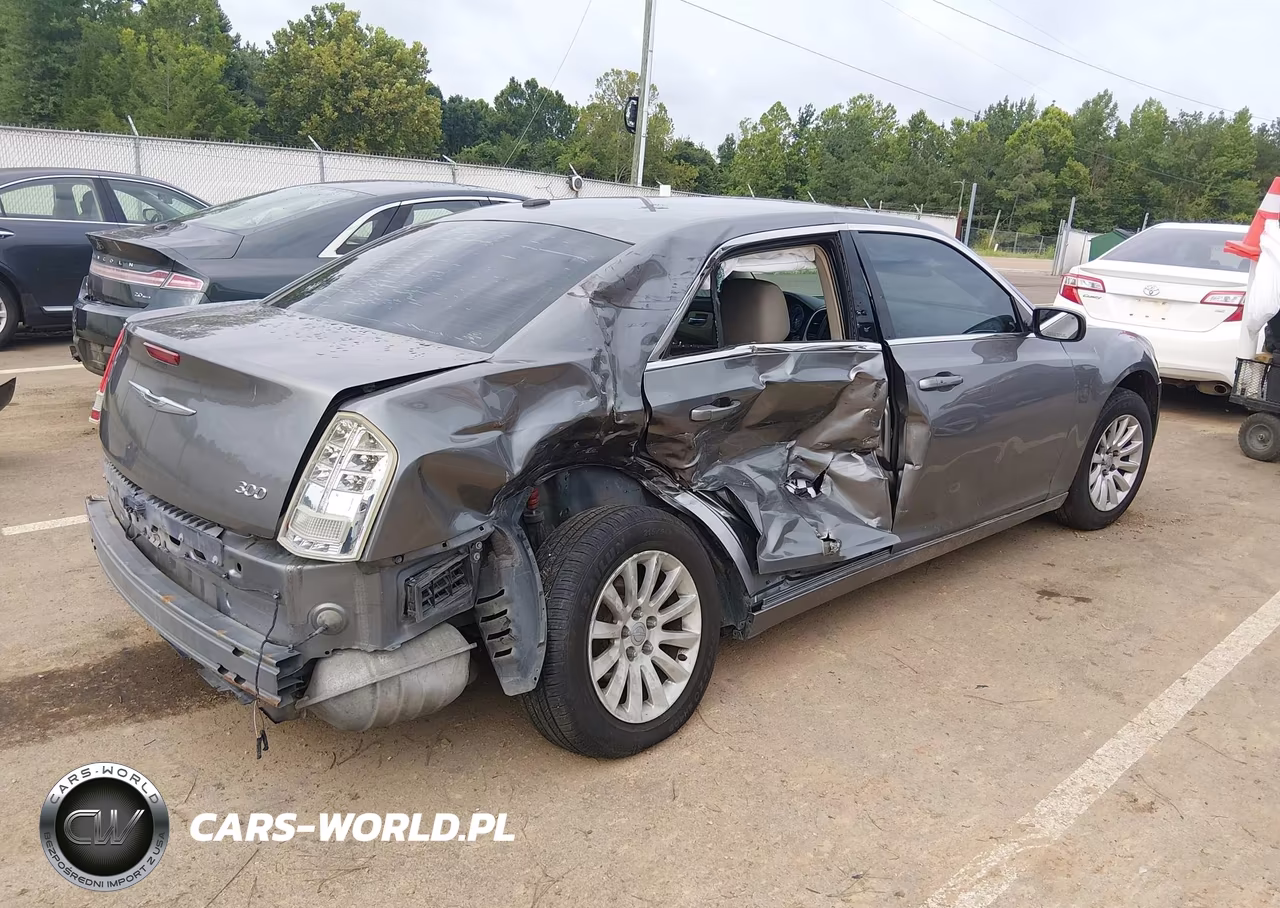 2012 Chrysler 300 VIN:2C3CCAAGXCH228937 - 4