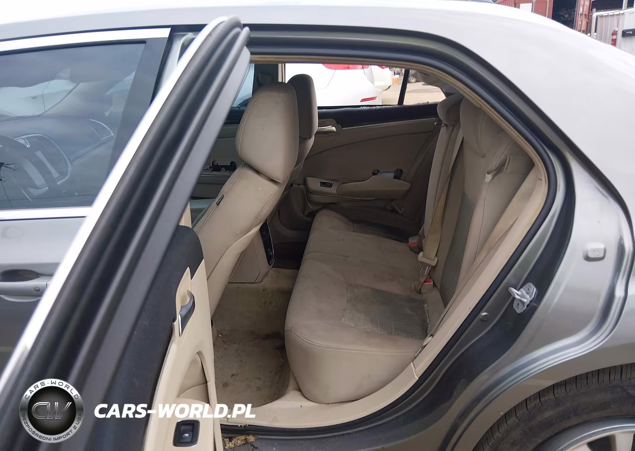 2012 Chrysler 300 VIN:2C3CCAAGXCH228937 - 8