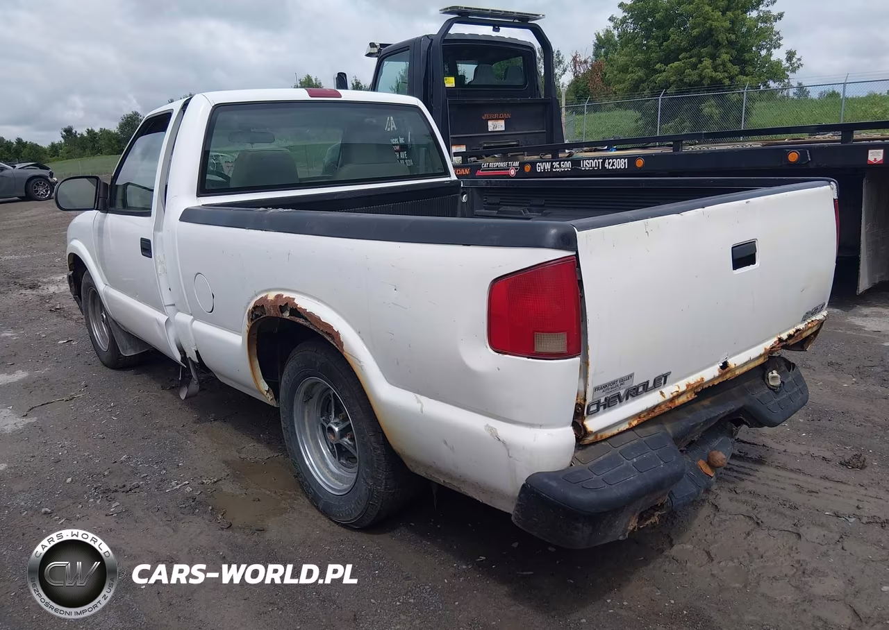 2003 Chevrolet S-10 VIN:1GCCS14H938249013 - 3