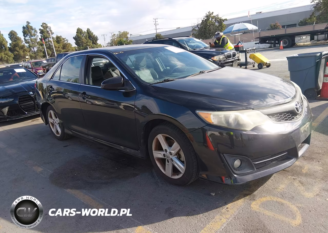 2013 Toyota Camry Se – zdjęcie 1 z 17