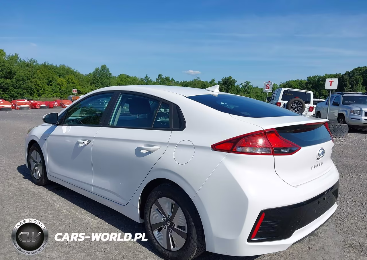 2018 Hyundai Ioniq Hybrid Blue VIN:KMHC65LC4JU075613 - 3