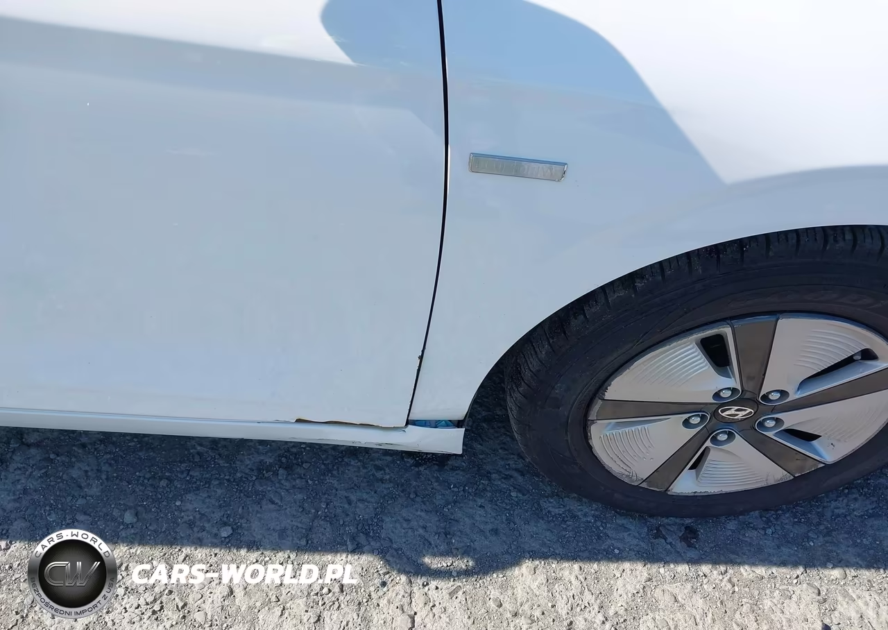 2018 Hyundai Ioniq Hybrid Blue VIN:KMHC65LC4JU075613 - 6