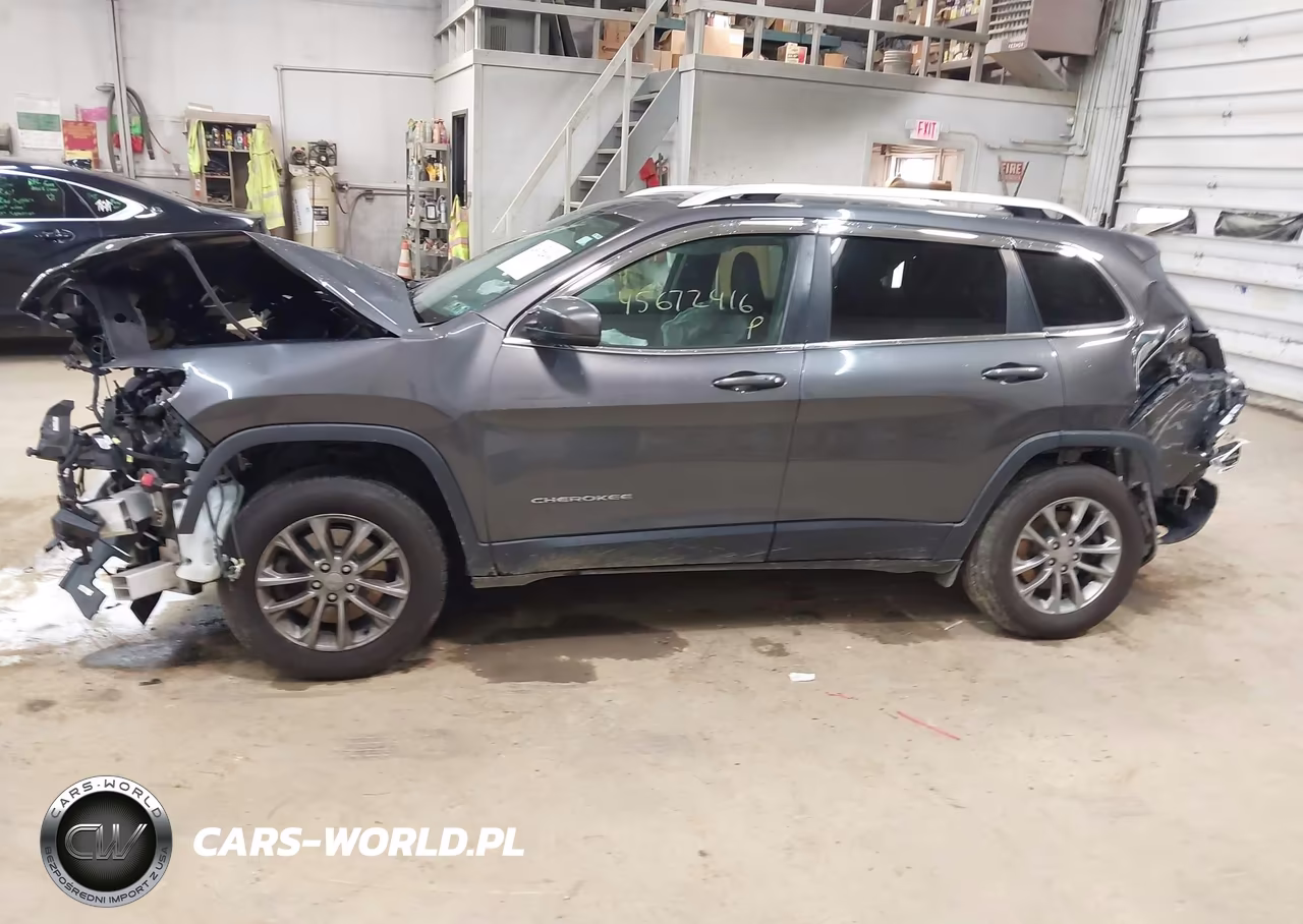 2019 Jeep Cherokee Latitude Plus 4X4 VIN:1C4PJMLBXKD230401 - 14