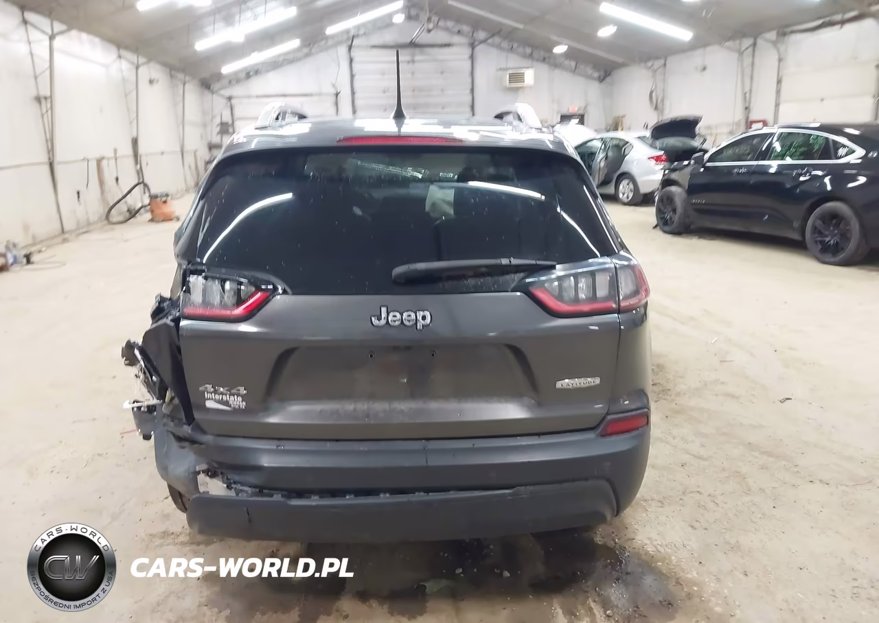 2019 Jeep Cherokee Latitude Plus 4X4 VIN:1C4PJMLBXKD230401 - 16
