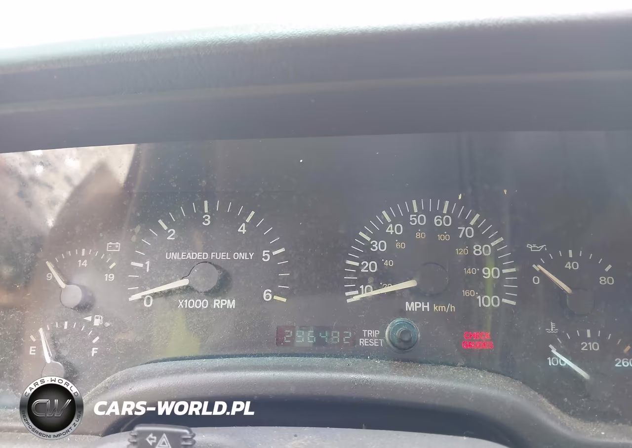 1999 Jeep Cherokee Classic-Sport VIN:1J4FT68S4XL667084 - 7