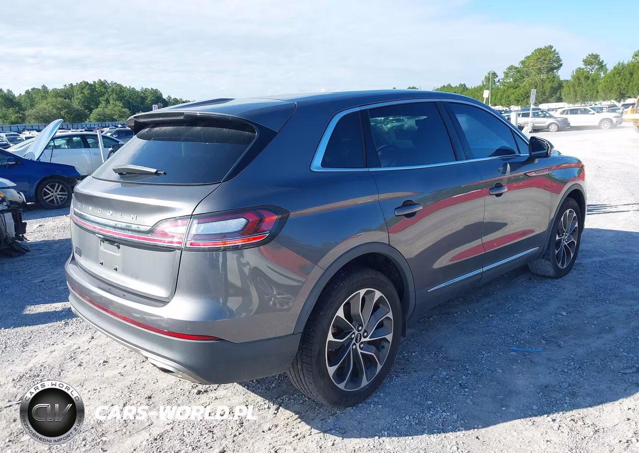 2021 Lincoln Nautilus Reserve VIN:2LMPJ8K97MBL05215 - 4