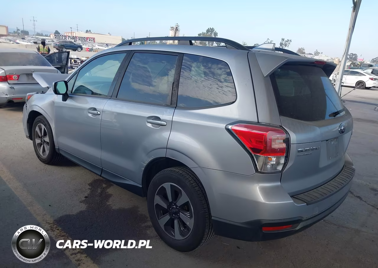 2018 Subaru Forester 2.5I Premium VIN:JF2SJAGC3JH524131 - 3