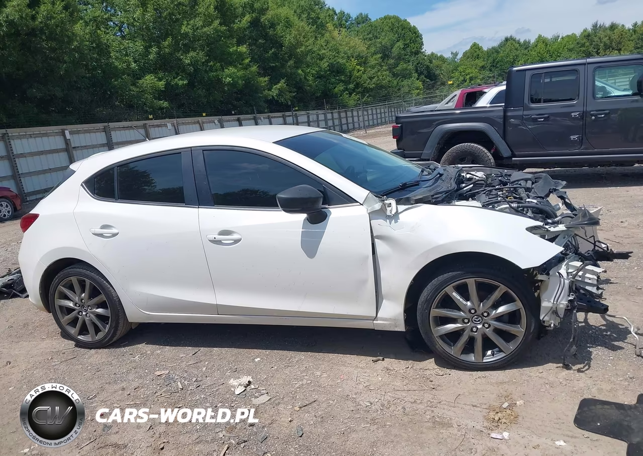 2018 Mazda Mazda3 Touring VIN:3MZBN1L32JM241415 - 12