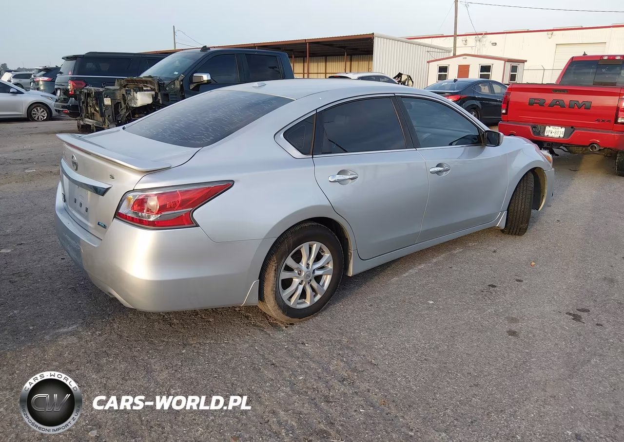 2014 Nissan Altima 2.5 S VIN:1N4AL3AP1EC293881 - 4