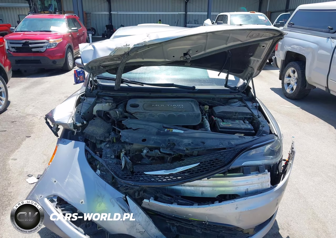 2015 Chrysler 200 S VIN:1C3CCCBBXFN702850 - 10