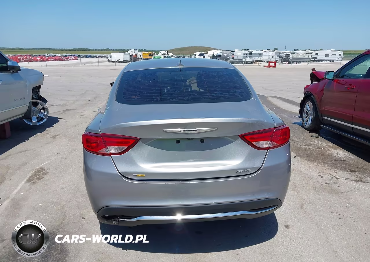 2015 Chrysler 200 S VIN:1C3CCCBBXFN702850 - 16