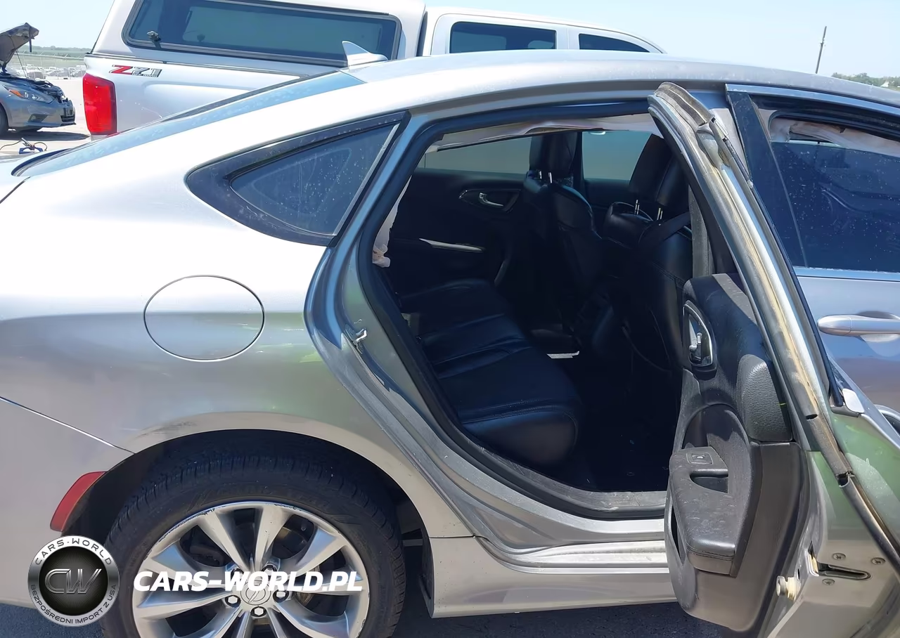 2015 Chrysler 200 S VIN:1C3CCCBBXFN702850 - 8