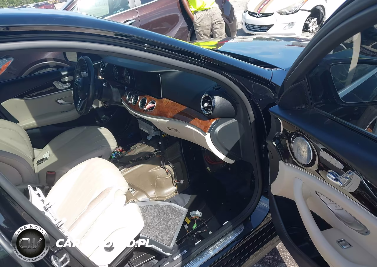 2019 Mercedes-Benz E 300 VIN:WDDZF4JB3KA516885 - 5