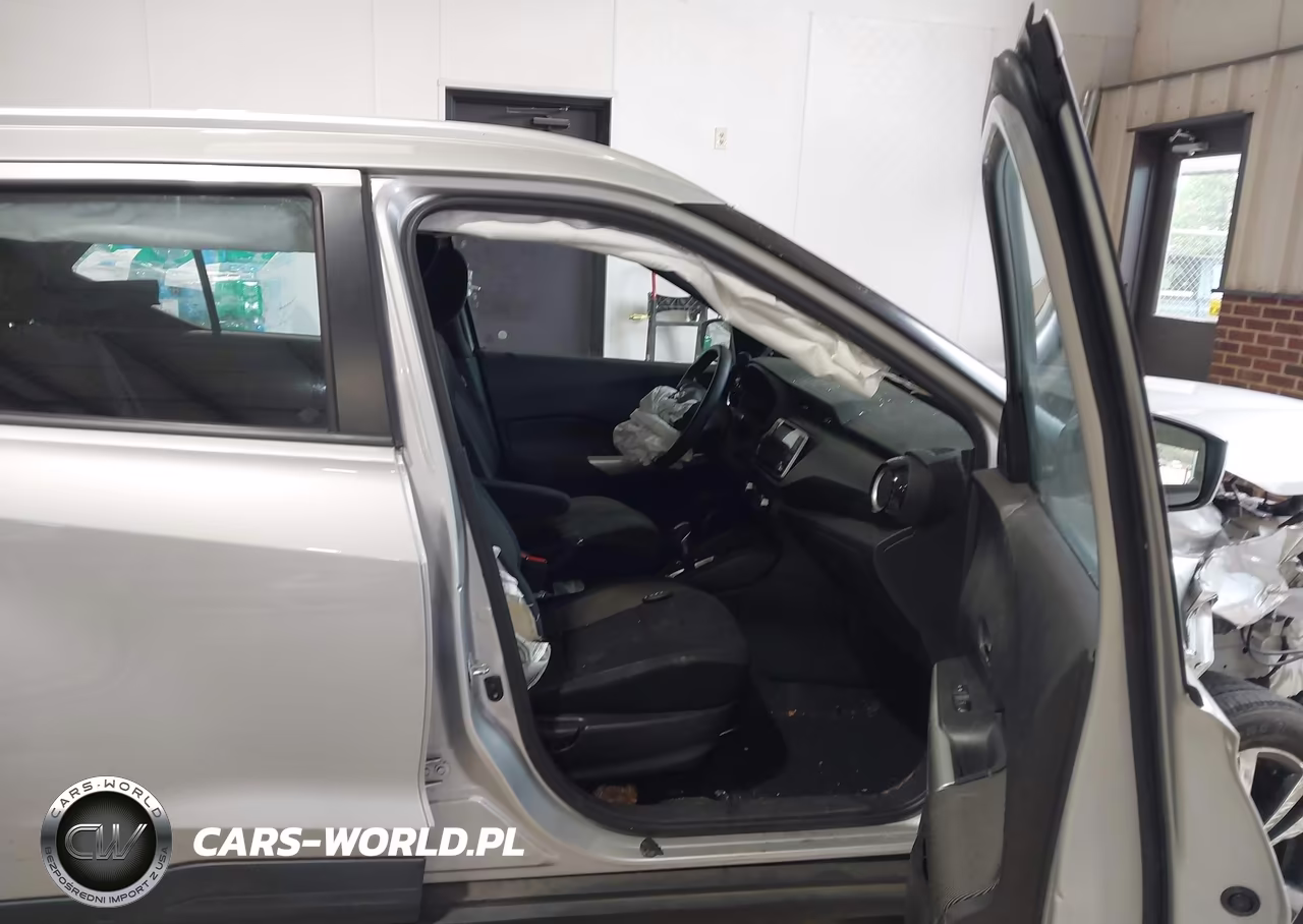 2018 Nissan Kicks Sv VIN:3N1CP5CU4JL539684 - 5