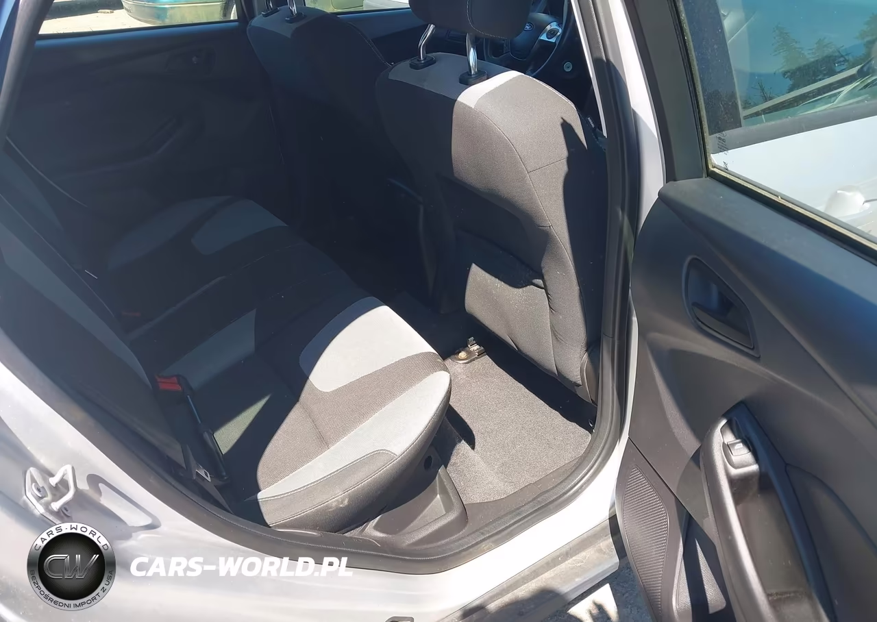 2012 Ford Focus Se VIN:1FAHP3K23CL195549 - 8
