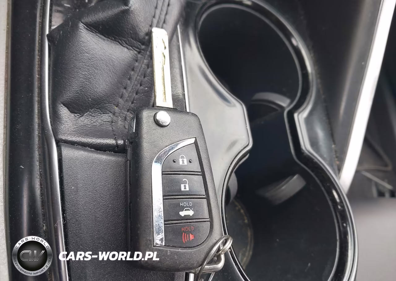 2018 Toyota Camry Le VIN:JTNB11HK0J3011657 - 11