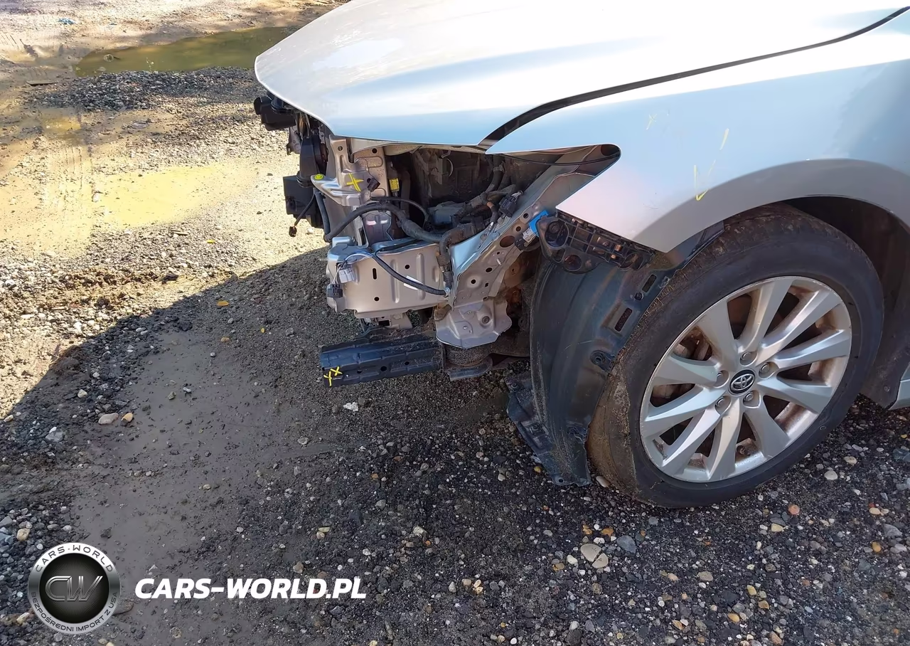 2018 Toyota Camry Le VIN:JTNB11HK0J3011657 - 18