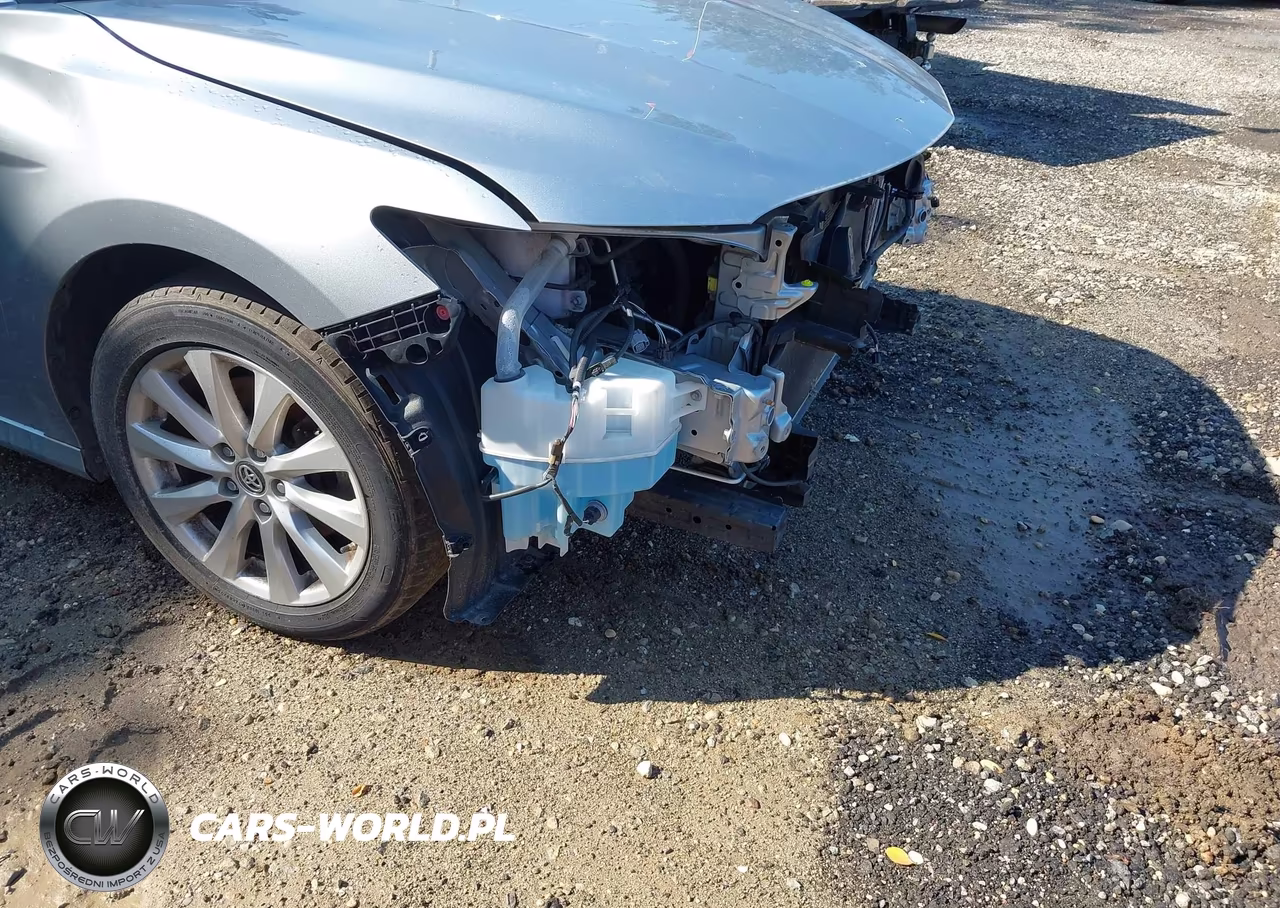 2018 Toyota Camry Le VIN:JTNB11HK0J3011657 - 19