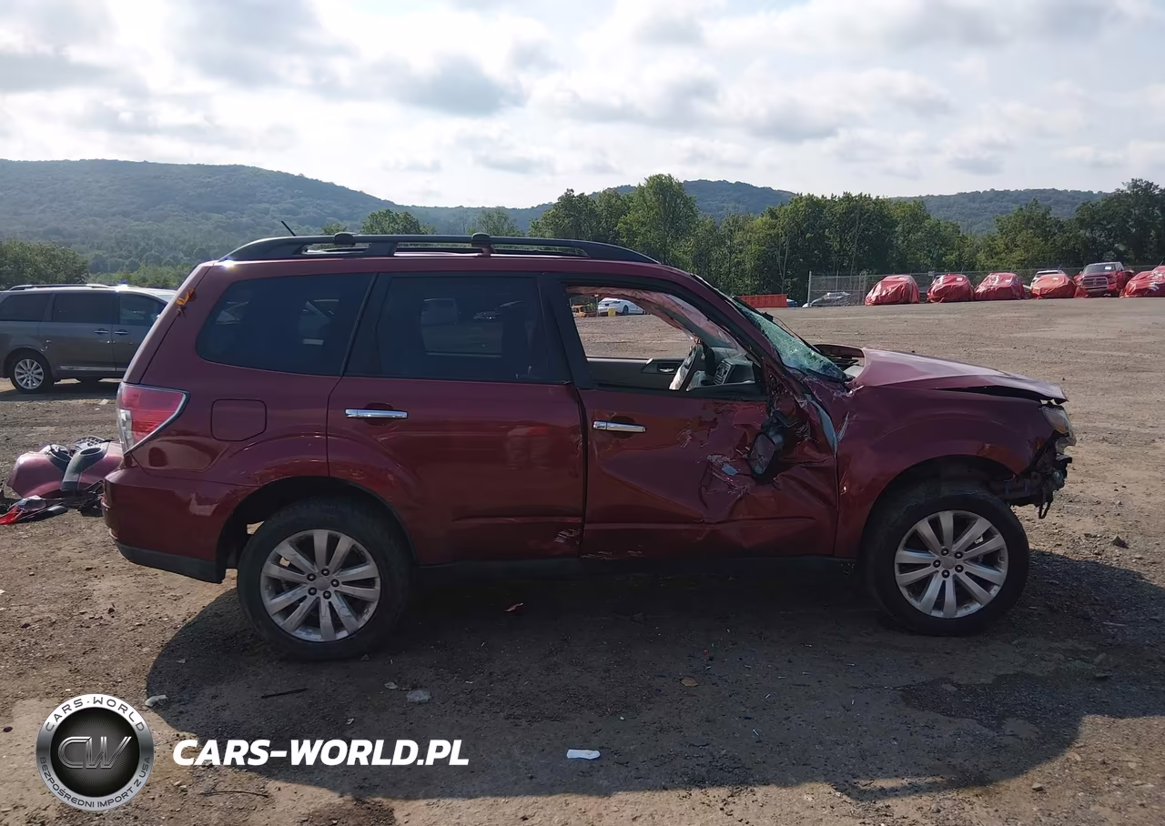2013 Subaru Forester 2.5X Premium VIN:JF2SHADC6DH430149 - 13