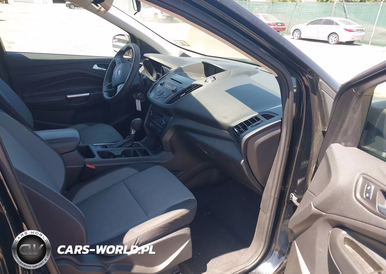 2017 Ford Escape Se VIN:1FMCU0GD8HUE00415 - 5