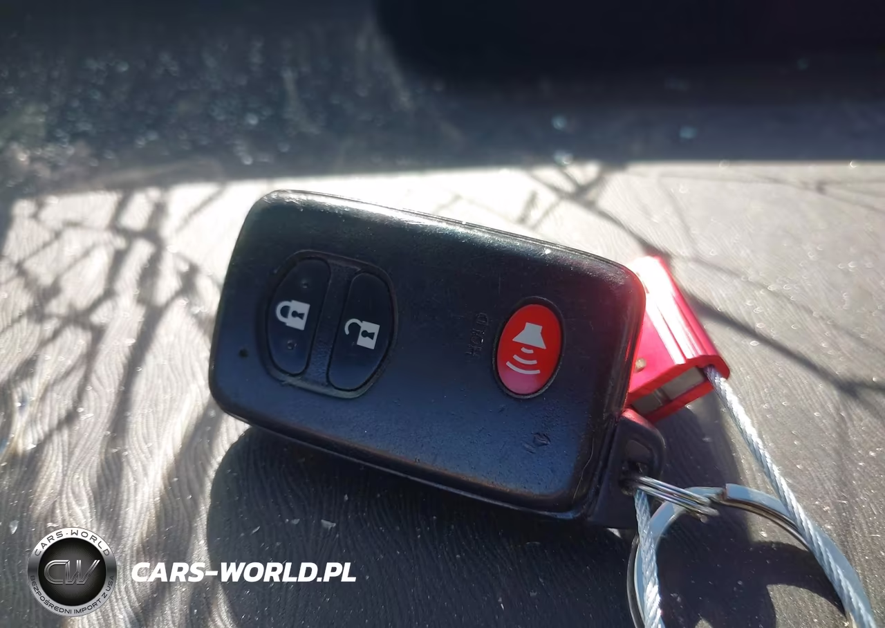 2011 Toyota Prius Two VIN:JTDKN3DU2B0257205 - 11