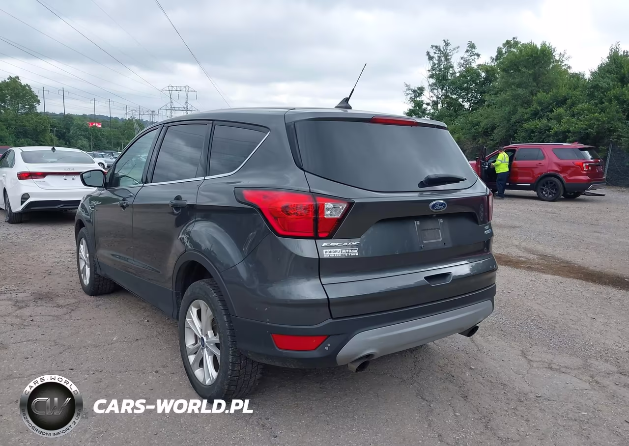 2019 Ford Escape Se VIN:1FMCU9GD4KUA50714 - 3