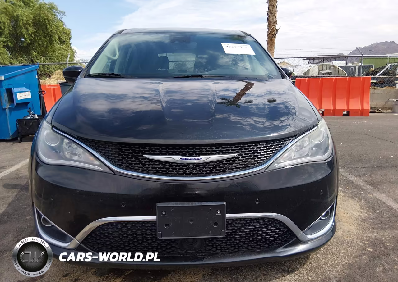 2020 Chrysler Pacifica Touring VIN:2C4RC1FG2LR124189 - 12