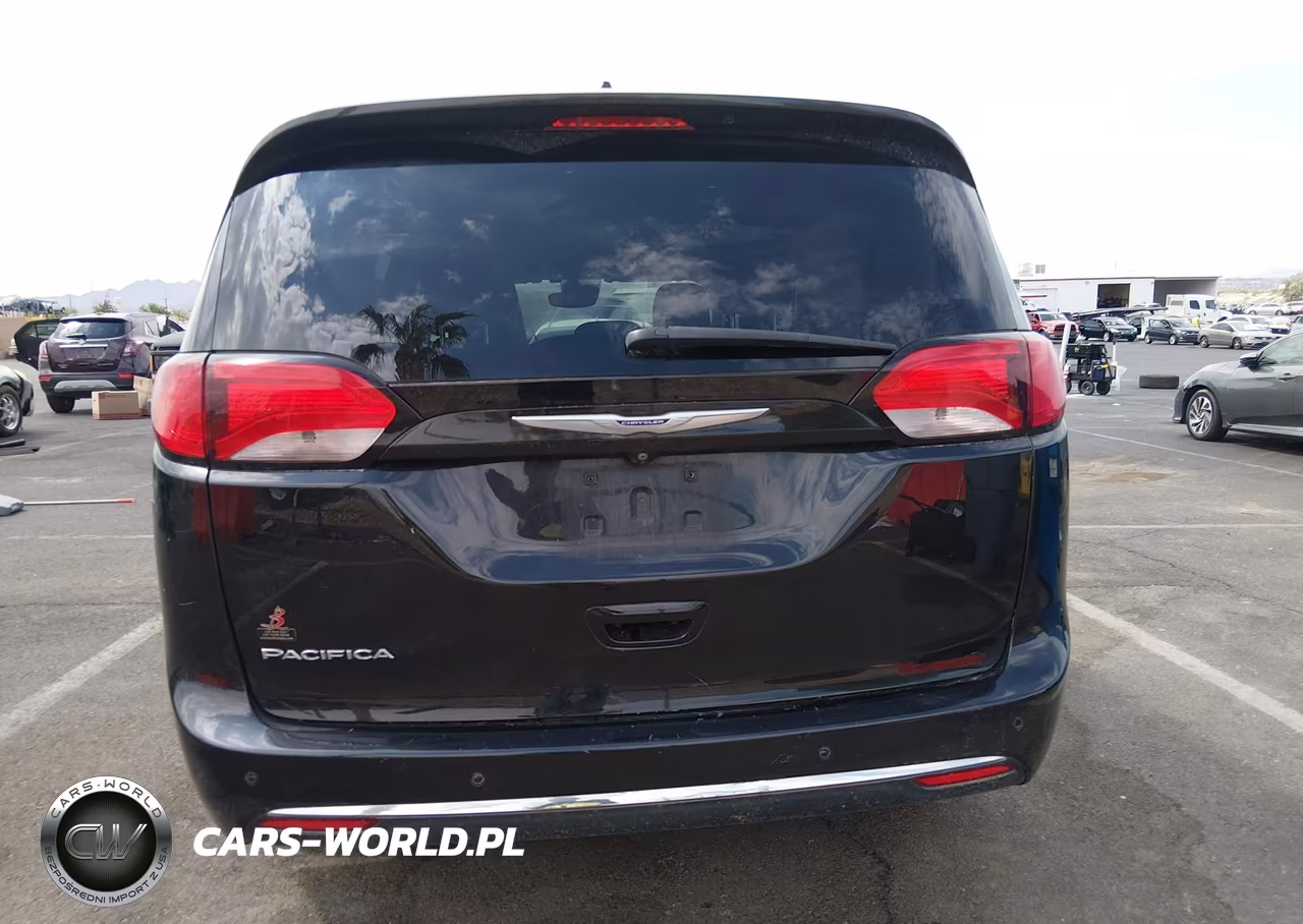 2020 Chrysler Pacifica Touring VIN:2C4RC1FG2LR124189 - 16