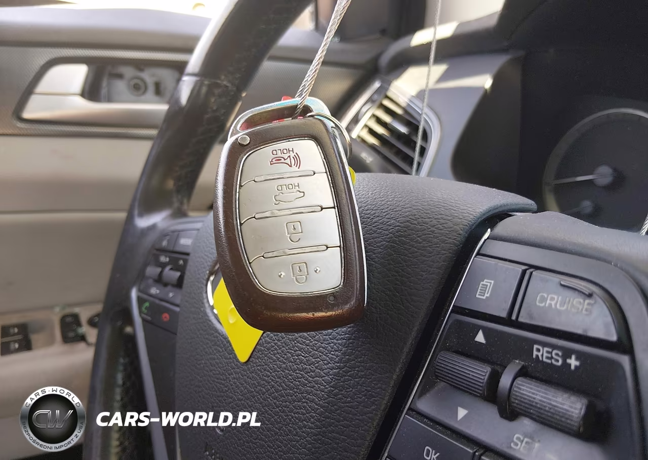 2016 Hyundai Sonata Sport VIN:5NPE34AF9GH424331 - 11