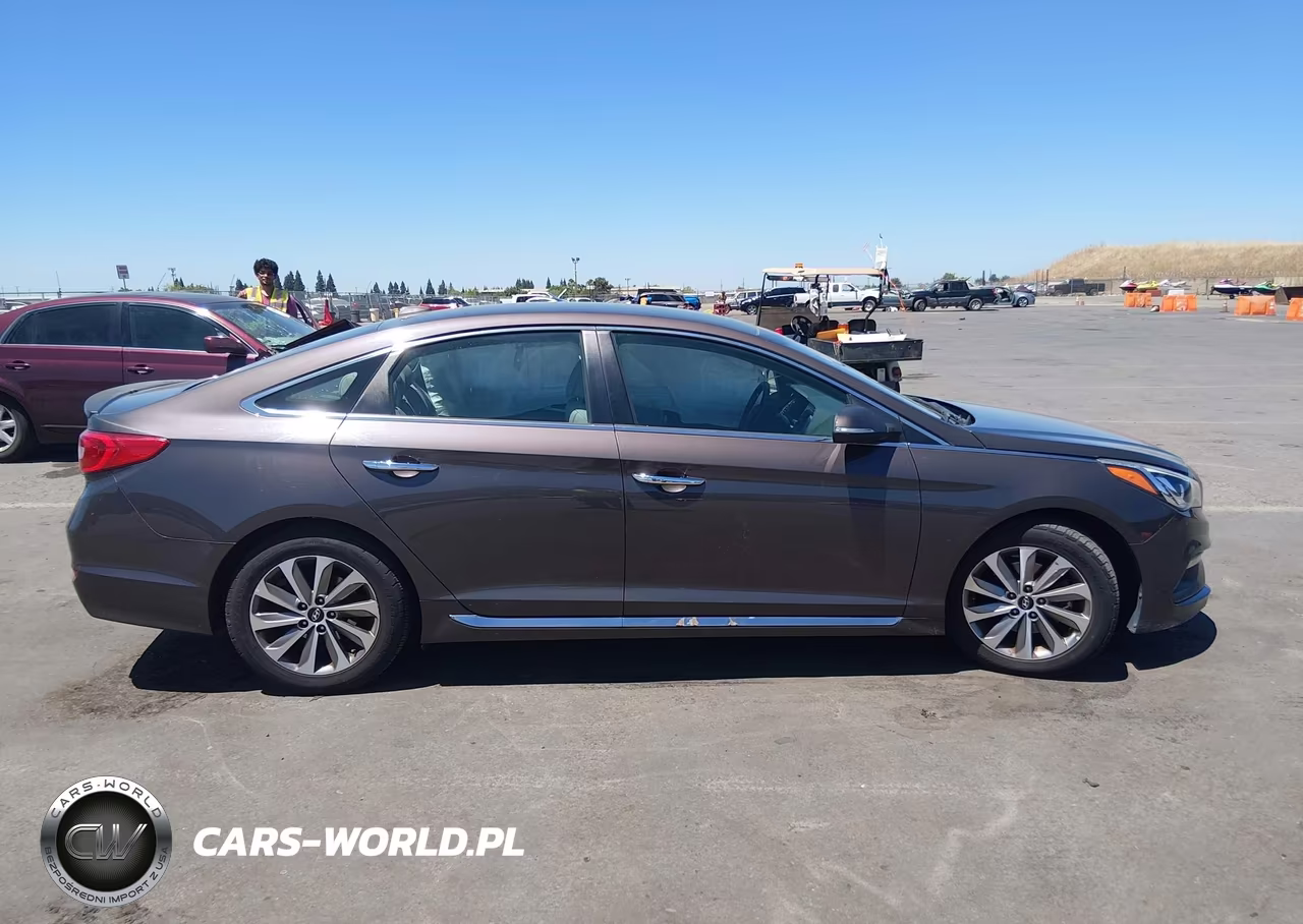 2016 Hyundai Sonata Sport VIN:5NPE34AF9GH424331 - 13