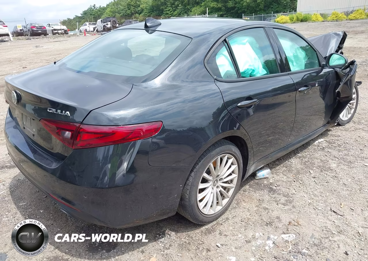 2022 Alfa Romeo Giulia Sprint Awd VIN:ZARFANAN4N7660562 - 4