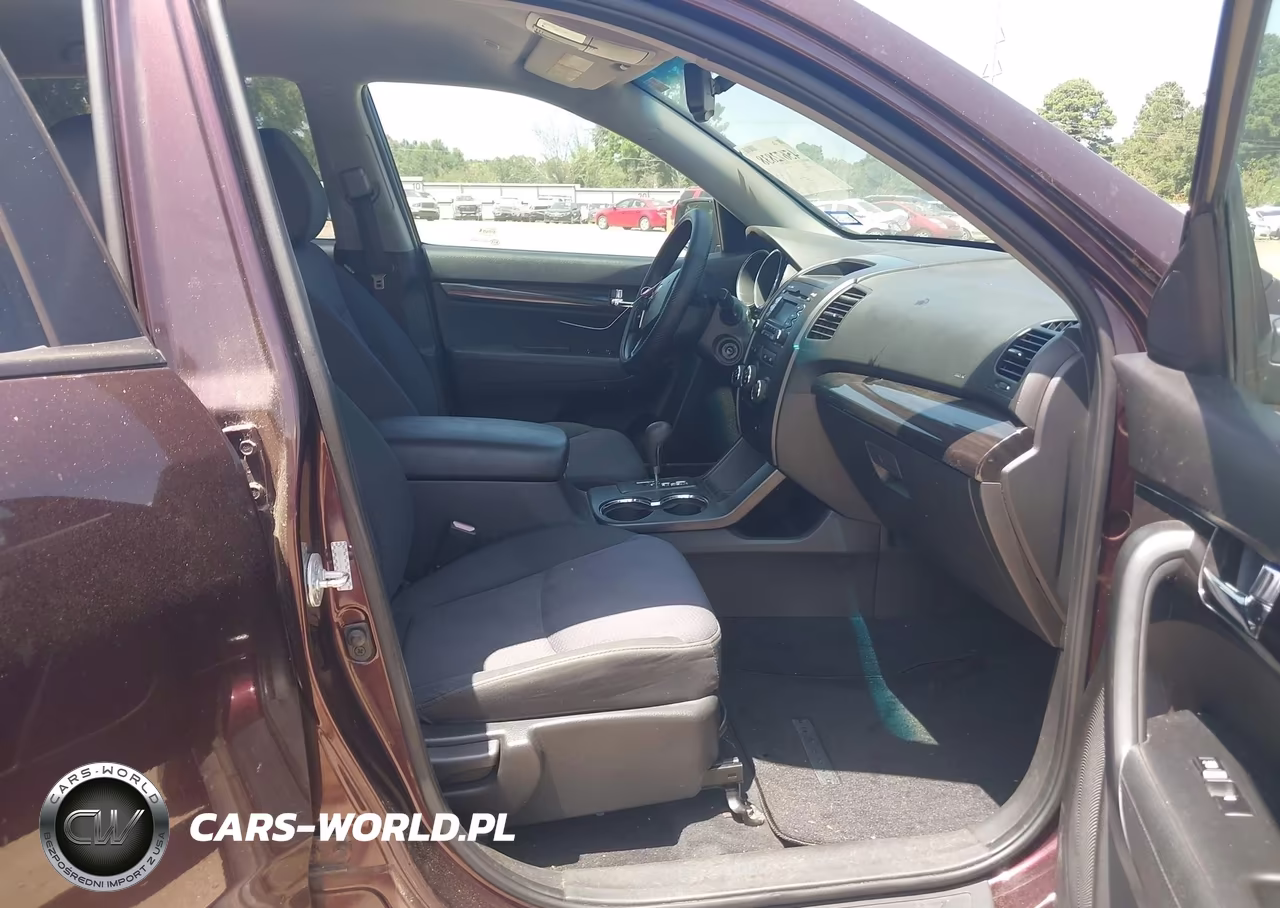 2011 Kia Sorento Lx VIN:5XYKT4A11BG100815 - 5