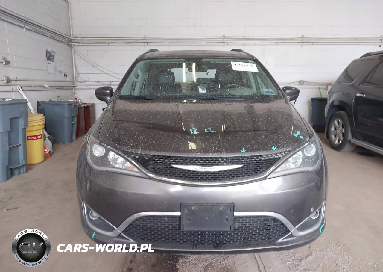 2017 Chrysler Pacifica Touring-L Plus VIN:2C4RC1EG2HR811004 - 12