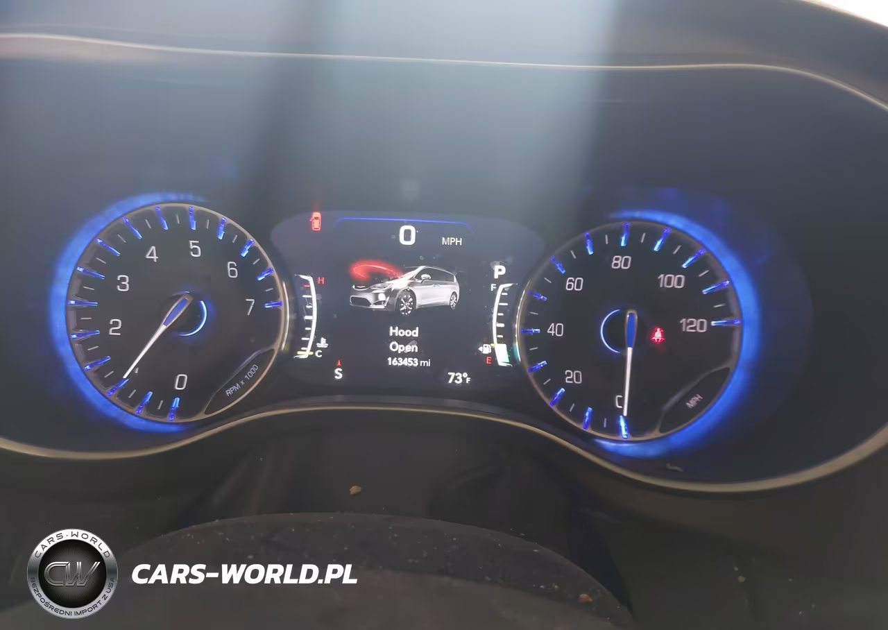 2017 Chrysler Pacifica Touring-L Plus VIN:2C4RC1EG2HR811004 - 7