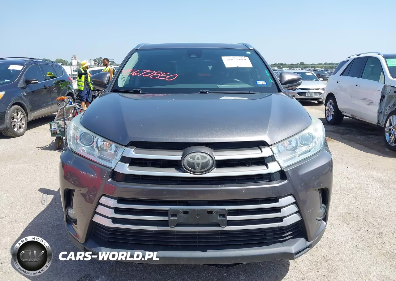 2018 Toyota Highlander Xle VIN:5TDKZRFH4JS529711 - 13