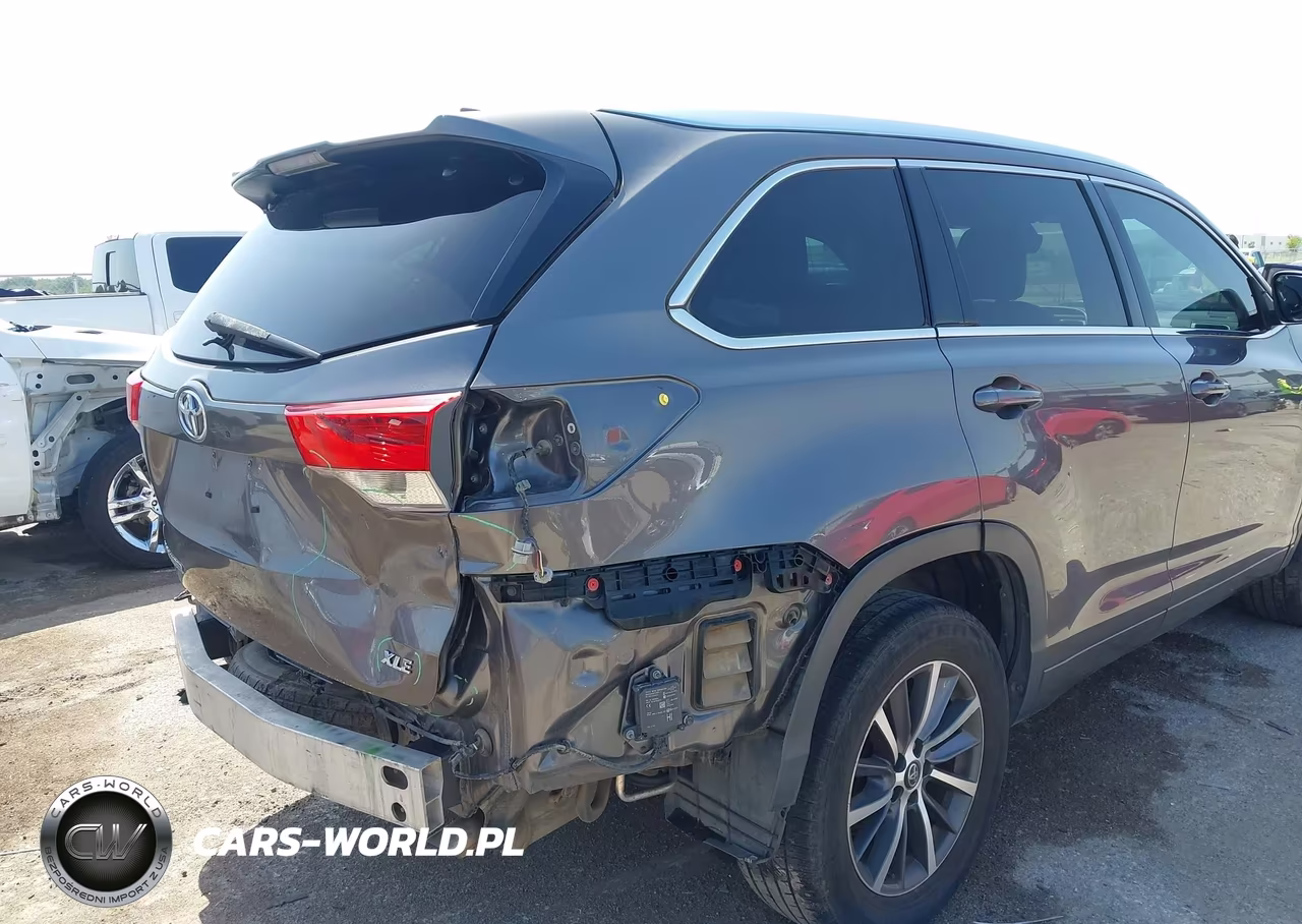 2018 Toyota Highlander Xle VIN:5TDKZRFH4JS529711 - 6