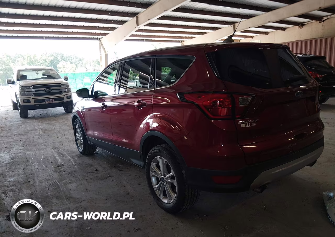 2019 Ford Escape Se VIN:1FMCU0GD3KUB32204 - 3