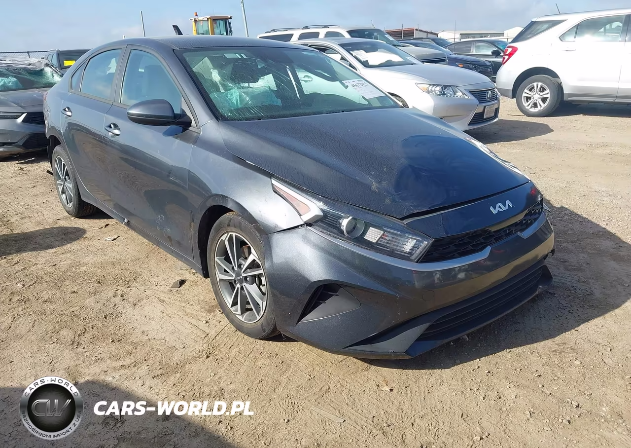 2024 Kia Forte Lxs – zdjęcie 1 z 16