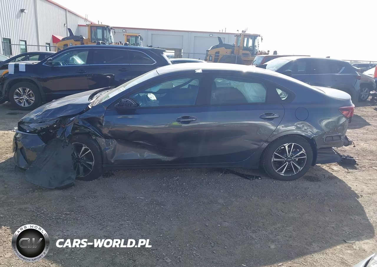 2024 Kia Forte Lxs VIN:3KPF24AD9RE780534 - 14