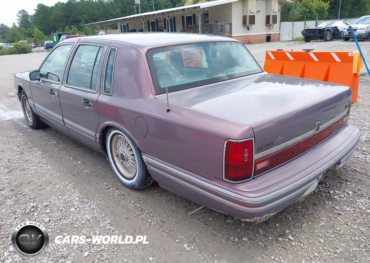 1994 Lincoln Town Car Executive VIN:1LNLM81W6RY632353 - 3