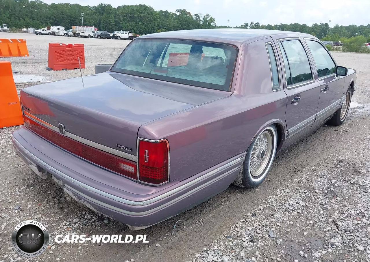1994 Lincoln Town Car Executive VIN:1LNLM81W6RY632353 - 4
