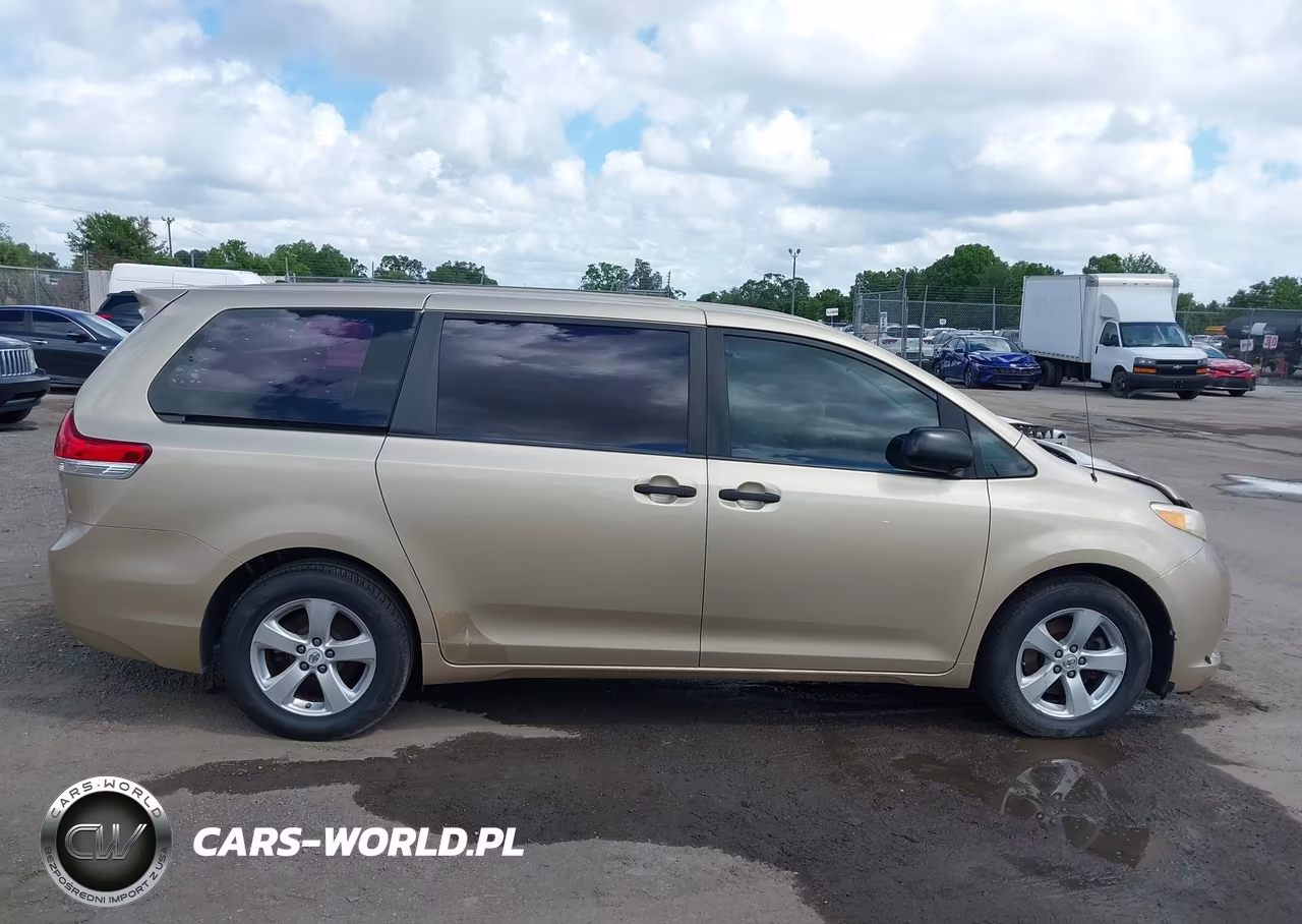 2011 Toyota Sienna Base V6 VIN:5TDZK3DC1BS019339 - 13