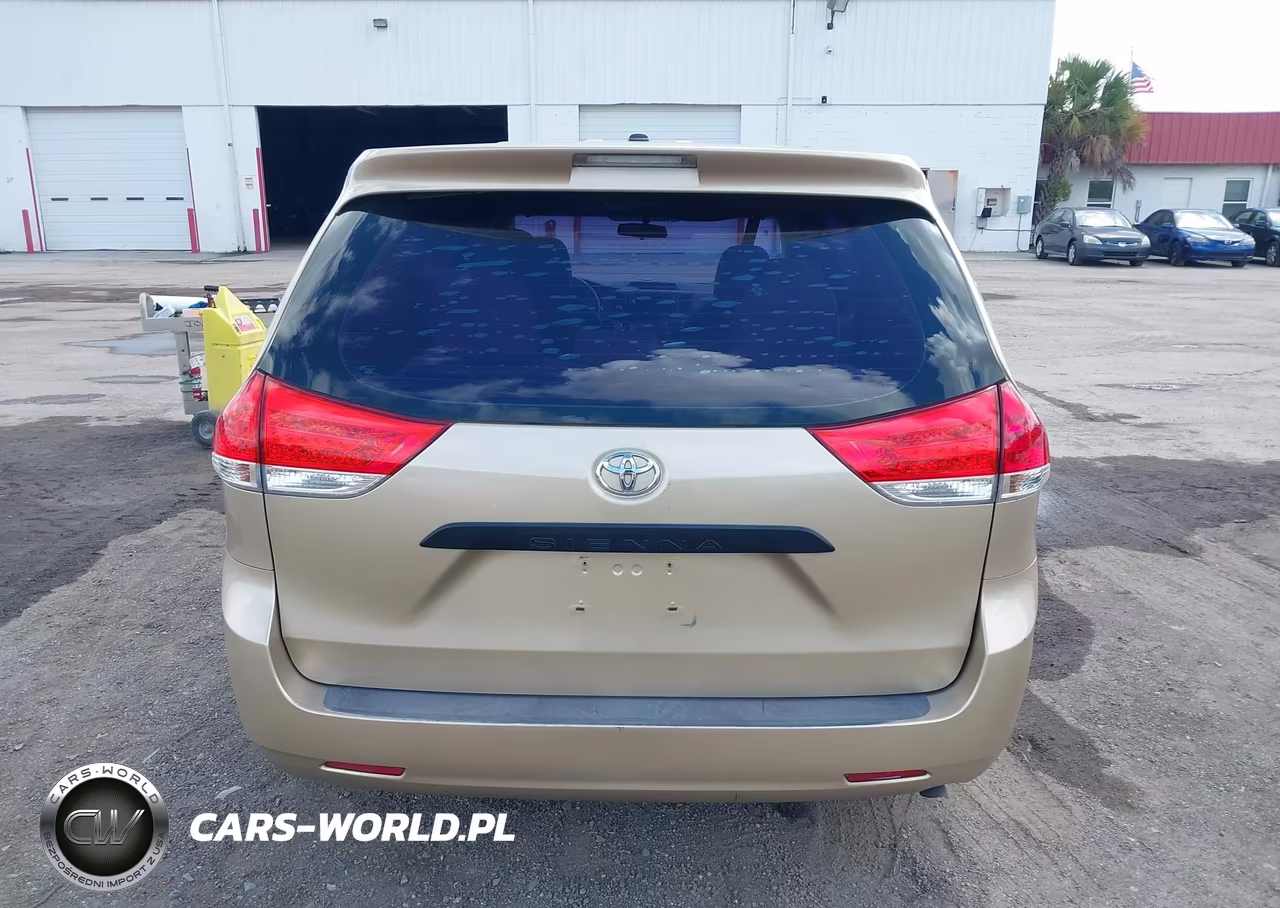 2011 Toyota Sienna Base V6 VIN:5TDZK3DC1BS019339 - 16