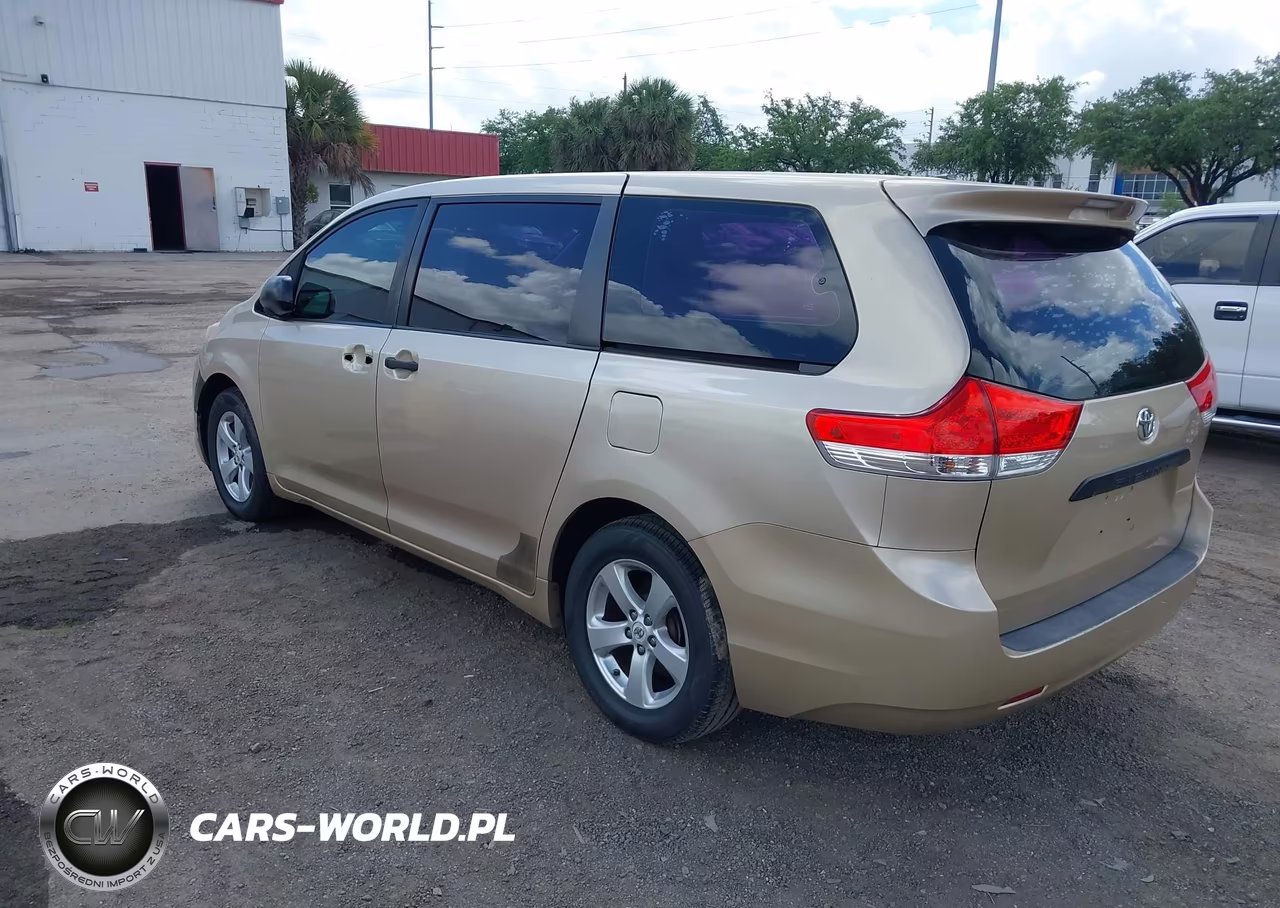 2011 Toyota Sienna Base V6 VIN:5TDZK3DC1BS019339 - 3