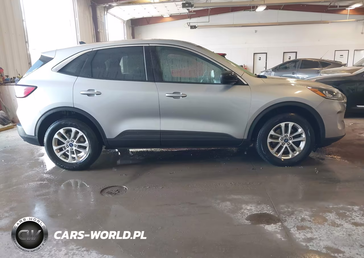 2022 Ford Escape Se VIN:1FMCU9G61NUB12768 - 17
