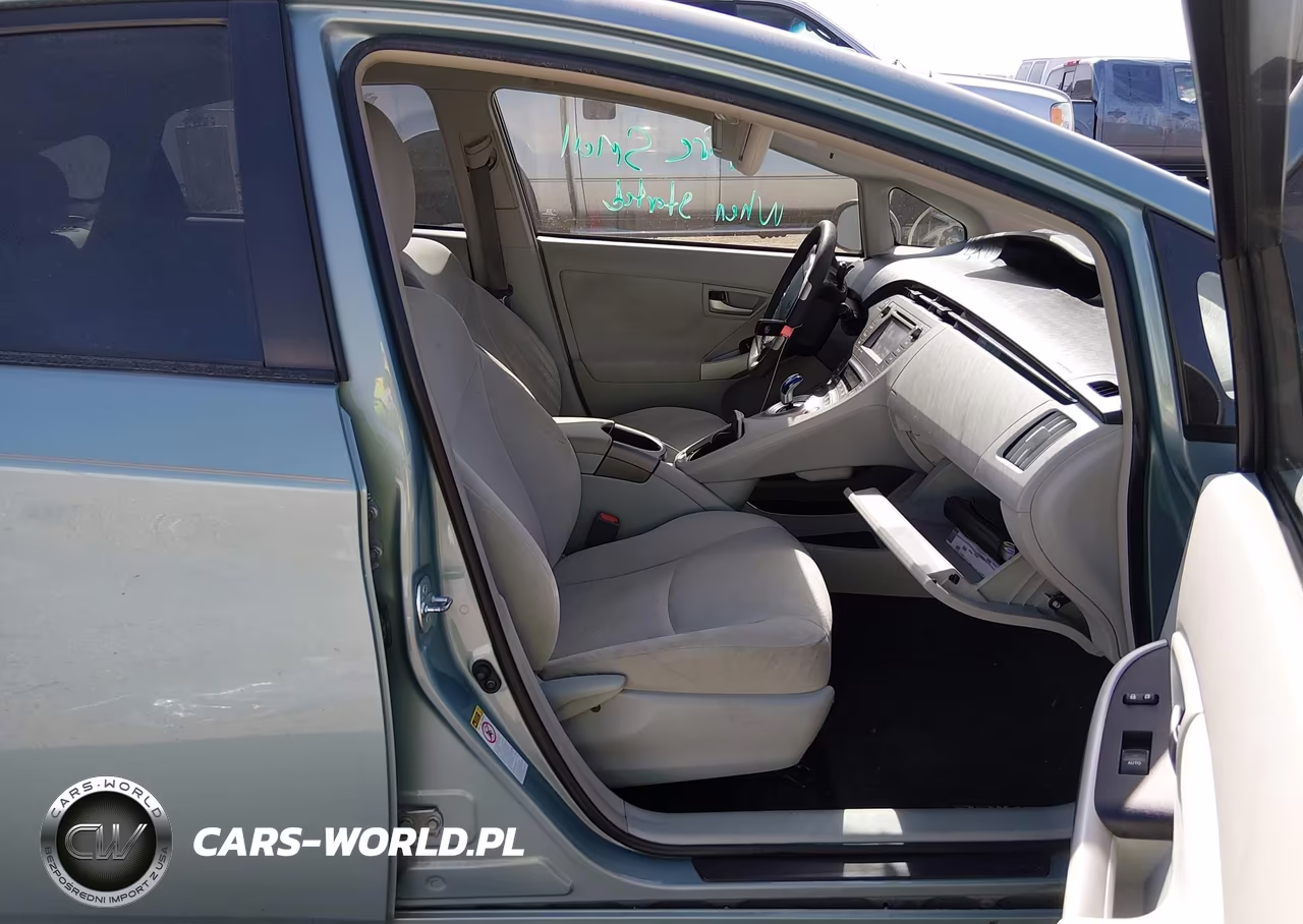 2014 Toyota Prius Three VIN:JTDKN3DU2E1759016 - 5