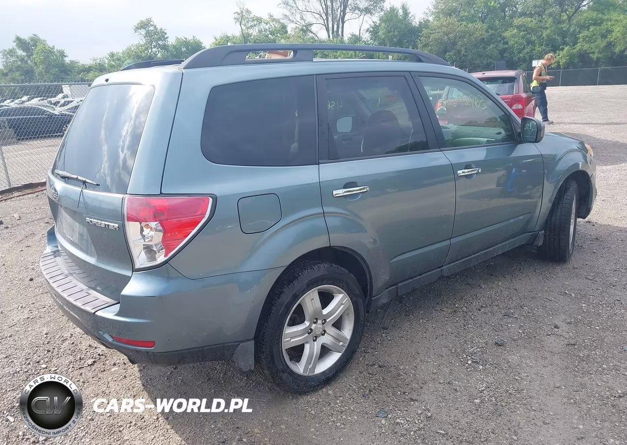 2010 Subaru Forester 2.5X Premium VIN:JF2SH6CC8AH717406 - 4