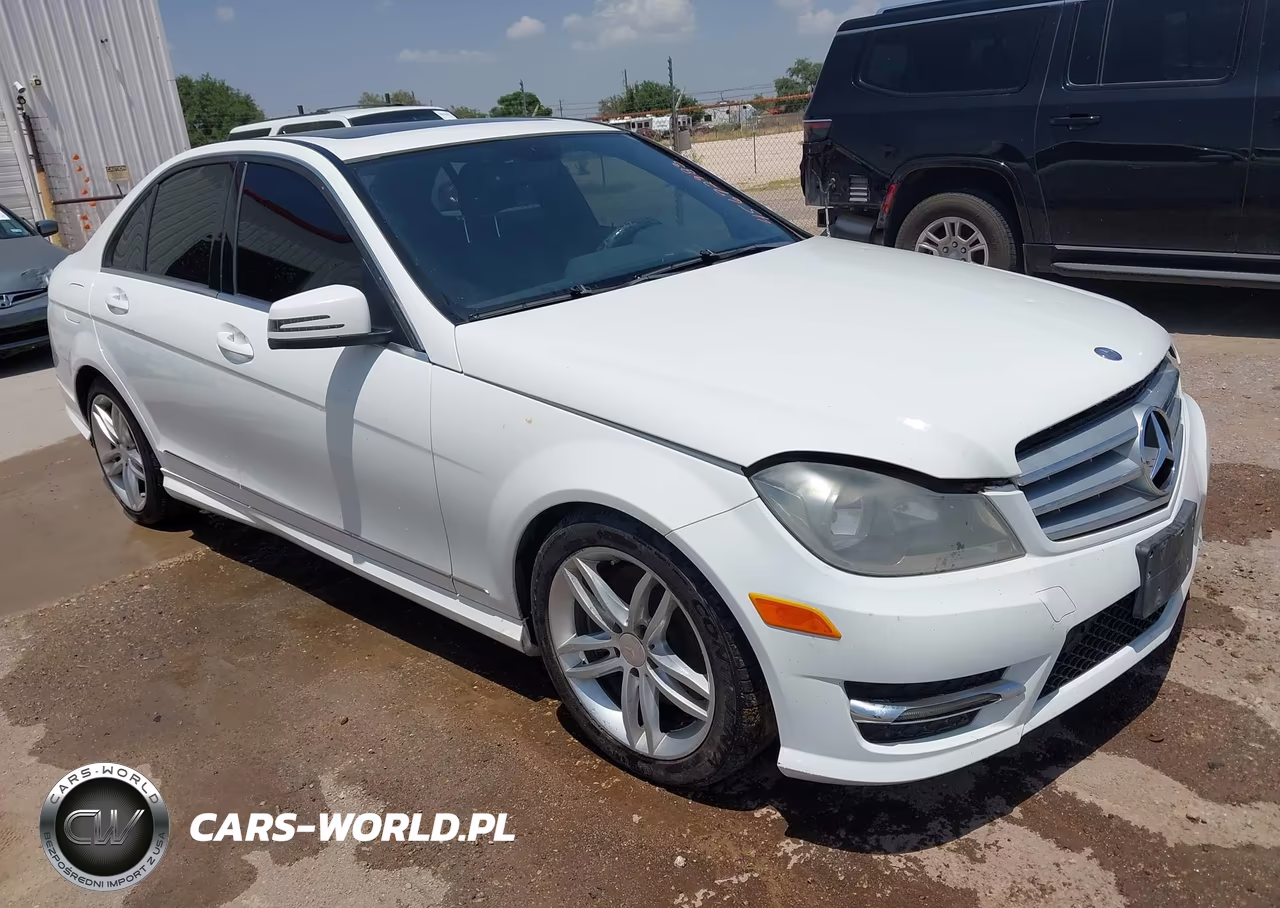 2013 Mercedes-Benz C 300 Sport 4Matic VIN:WDDGF8AB8DR256728 - 1
